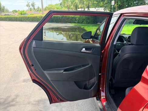 Used 2019 Hyundai Tucson SE FWD image 14