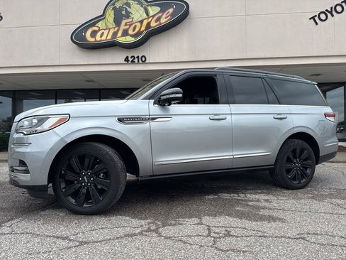 Used 2024 Lincoln Navigator Black Label AWD/4WD image 3