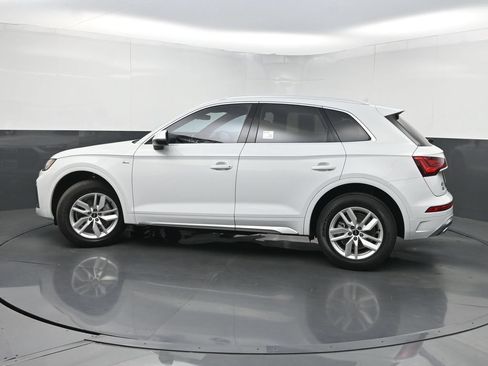 Used 2023 Audi Q5 2.0T Premium w/ Convenience Package AWD/4WD image 43
