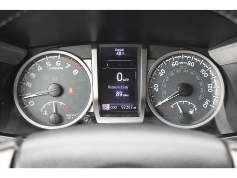 Used 2017 Toyota Tacoma SR5 w/ Tow Package image 15