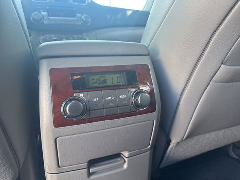 Used 2012 Toyota Highlander Limited image 22