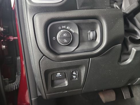 Used 2022 RAM 1500 Big Horn AWD/4WD image 22