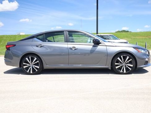 Used 2020 Nissan Altima 2.0 SR FWD image 3