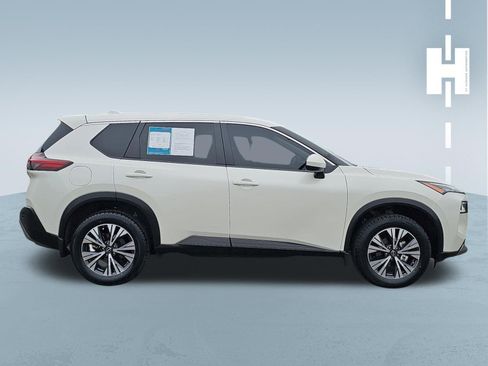 Used 2023 Nissan Rogue SV FWD image 2