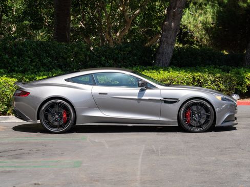 Used 2014 Aston Martin Vanquish Coupe image 26
