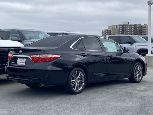 Used 2016 Toyota Camry SE FWD image 3