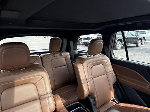Used 2022 Lincoln Aviator Grand Touring w/ Equipment Group 301A AWD/4WD image 14