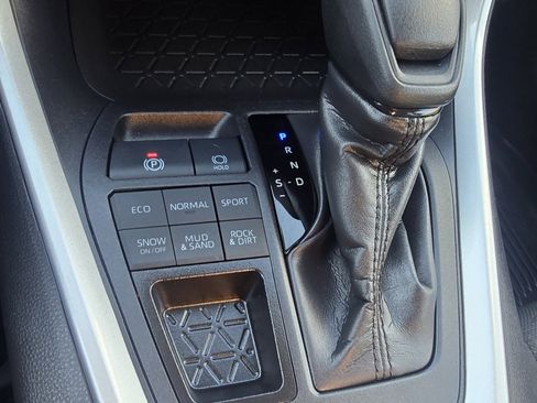 Certified 2025 Toyota RAV4 XLE image 26