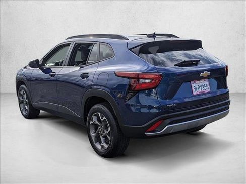 Used 2024 Chevrolet Trax LT image 8