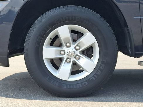 Used 2019 RAM 1500 Express AWD/4WD image 9