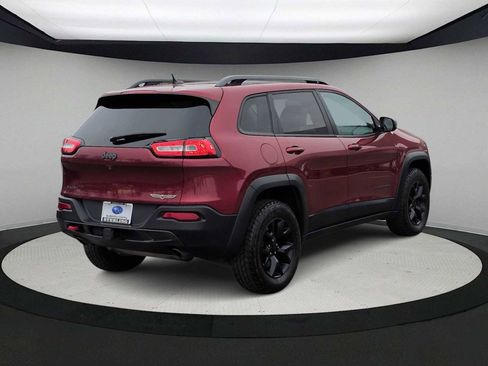 Used 2015 Jeep Cherokee Trailhawk w/ Comfort/Convenience Group image 8