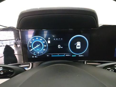 Certified 2025 Hyundai Elantra Limited FWD image 14