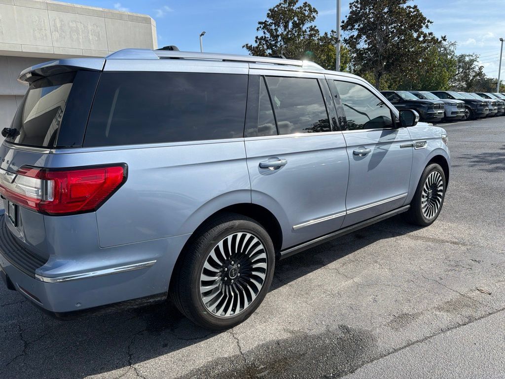Used 2020 Lincoln Navigator Black Label w/ Cargo Convenience Package AWD/4WD image 2