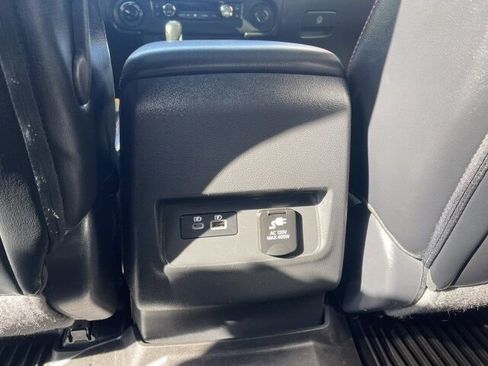 Used 2023 Nissan Frontier PRO-4X w/ Pro-4X Premium Package image 19