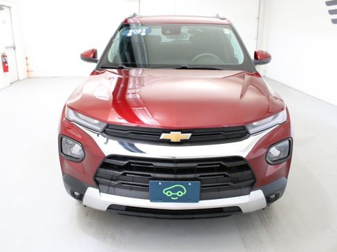 Certified 2023 Chevrolet TrailBlazer LT w/ Convenience Package FWD image 3