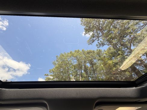 Used 2019 Chevrolet Silverado 1500 High Country w/ Technology Package image 42