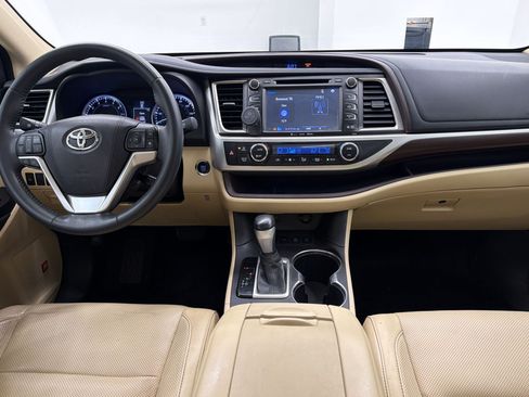 Used 2016 Toyota Highlander Limited AWD/4WD image 14