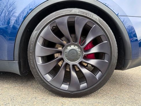 Used 2021 Tesla Model Y Performance image 34