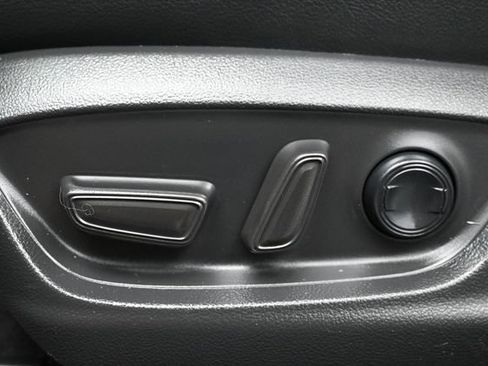 Used 2022 Toyota Camry SE FWD image 8