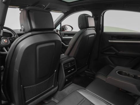 Certified 2026 Porsche Cayenne S AWD/4WD image 46