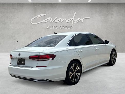 Used 2022 Volkswagen Passat 2.0T SE FWD image 19