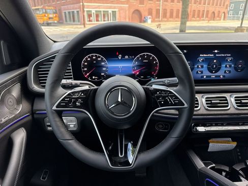 Certified 2025 Mercedes-Benz GLS 450 4MATIC image 24
