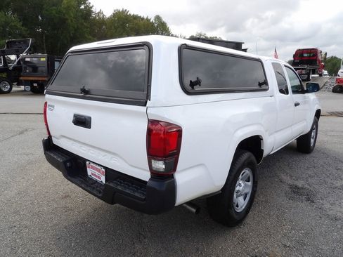 Used 2022 Toyota Tacoma SR RWD image 7