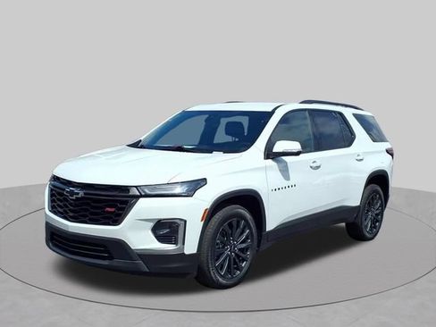 Used 2023 Chevrolet Traverse RS FWD image 4