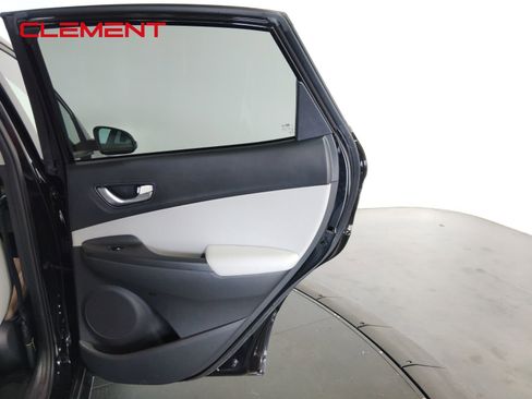 Used 2022 Hyundai Kona Limited image 37