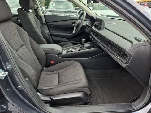 Used 2025 Honda Accord LX image 30