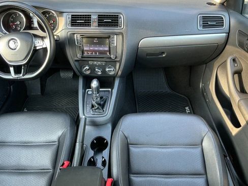 Used 2017 Volkswagen Jetta SE image 15