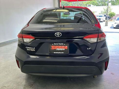 Certified 2022 Toyota Corolla LE FWD image 4