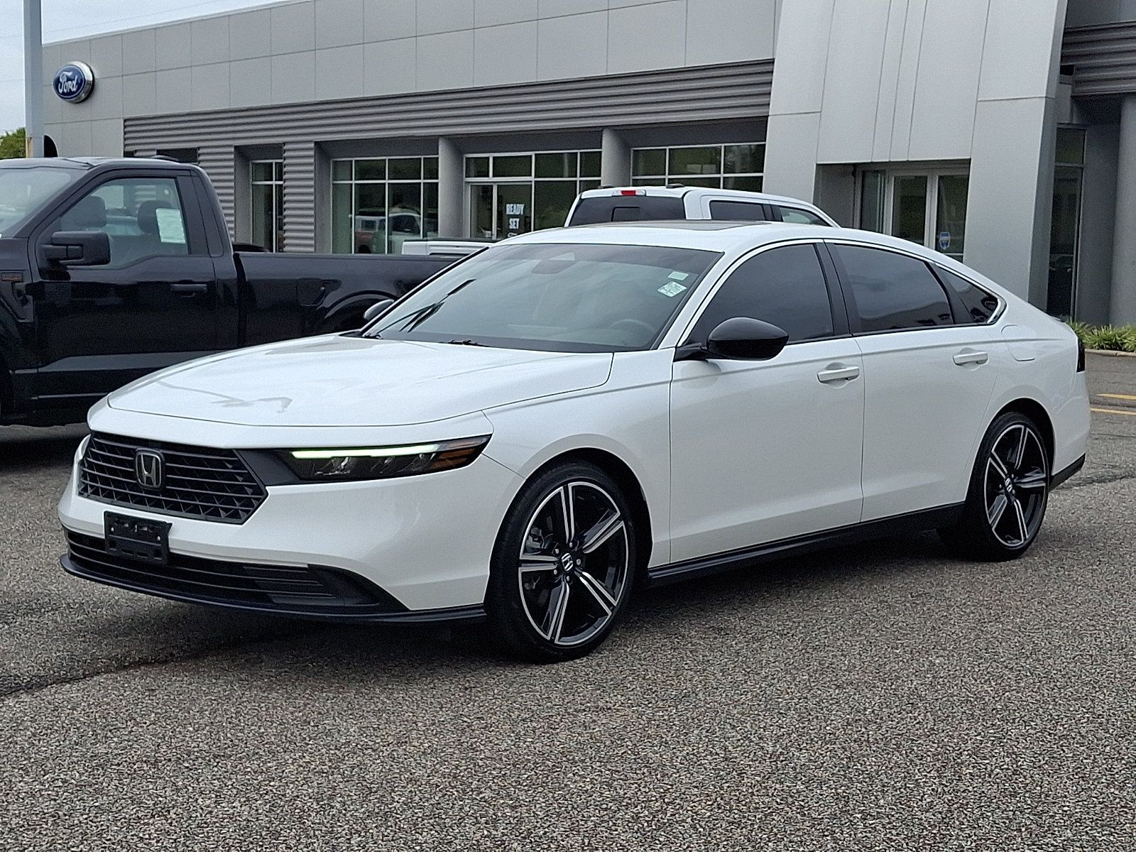 Used 2025 Honda Accord Sport image 5