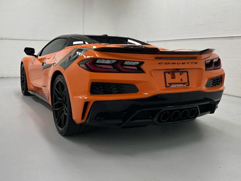 Used 2023 Chevrolet Corvette Z06 RWD image 15