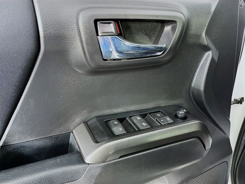 Used 2023 Toyota Tacoma TRD Off-Road AWD/4WD image 24