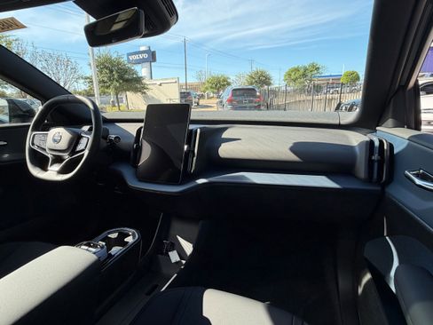 New 2026 Volvo EX30 Plus w/ Climate Package image 10