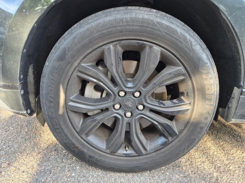 Used 2022 Ford Edge SE w/ Black Appearance Package AWD/4WD image 16