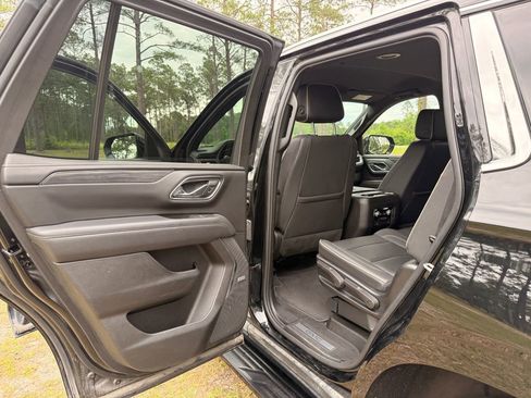 Used 2023 GMC Yukon SLT AWD/4WD image 23