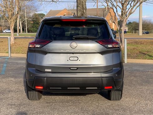 Used 2025 Nissan Rogue S image 6
