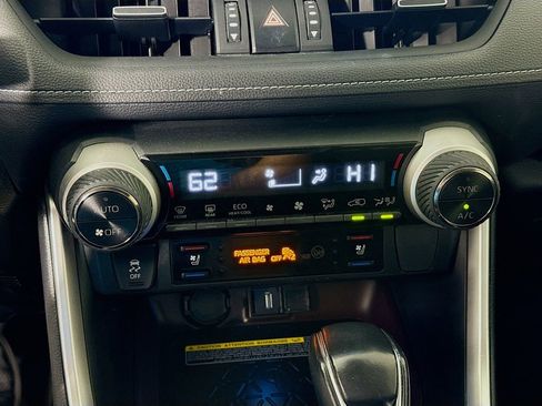 Used 2020 Toyota RAV4 Limited image 16