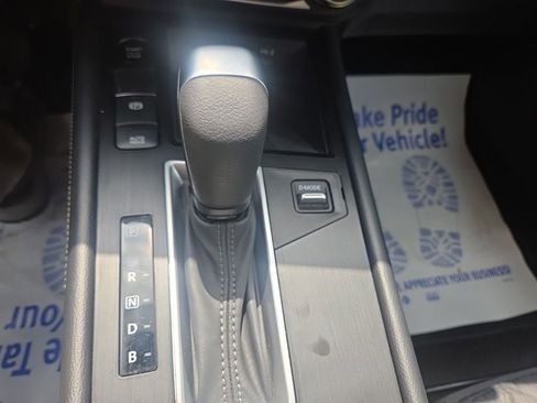 Used 2025 Nissan Kicks SV AWD/4WD image 24