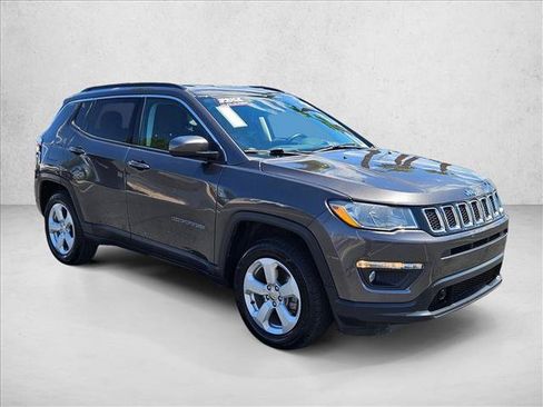 Used 2021 Jeep Compass Latitude w/ Driver Assistance Group AWD/4WD image 3