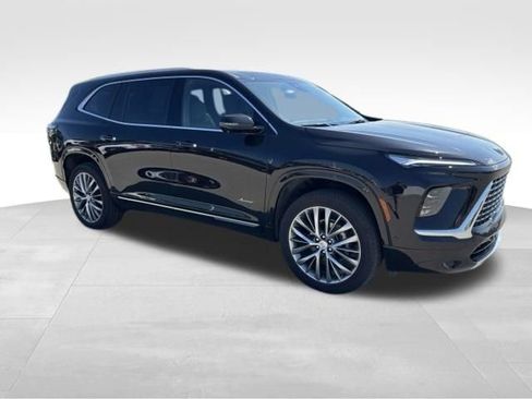 Used 2025 Buick Enclave Avenir w/ Super Cruise Package AWD/4WD image 7