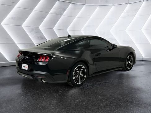 Used 2024 Ford Mustang Coupe RWD image 4