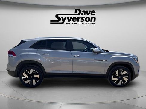 New 2025 Volkswagen Atlas Cross Sport SE image 4