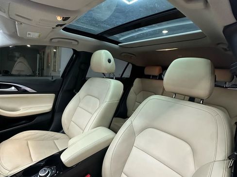 Used 2017 INFINITI QX30 Premium w/ Navigation Package image 26