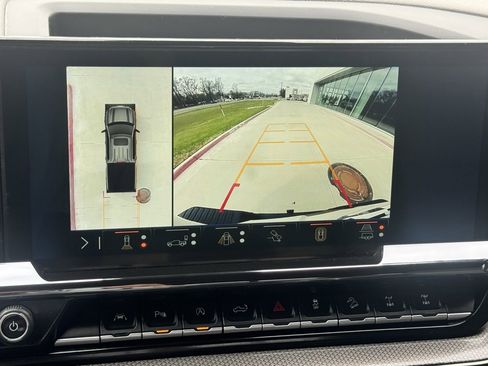 Used 2025 Chevrolet Silverado 1500 ZR2 w/ Technology Package image 31