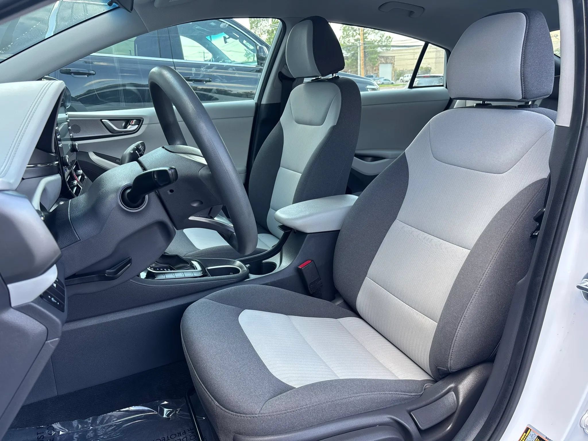 Used 2020 Hyundai Ioniq Blue FWD image 15