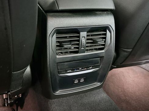 Used 2024 BMW 330i xDrive Sedan w/ Premium Package image 33