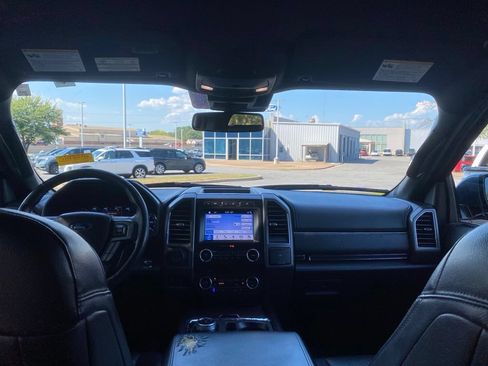 Used 2019 Ford Expedition Max XLT w/ Equipment Group 202A AWD/4WD image 31